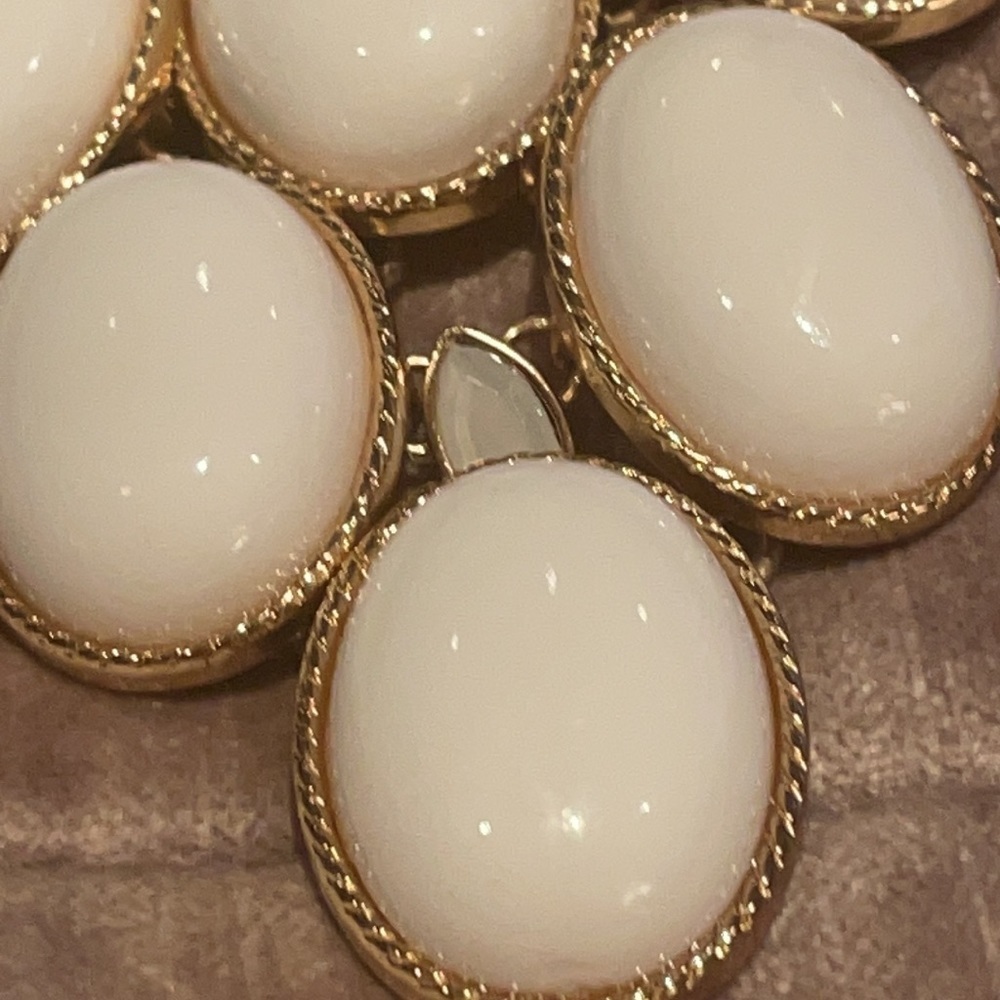 Chunky White V Statement Necklace - Picture 2 of 7